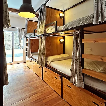 Hostel Surfing Etxea - Surf San Sebastian