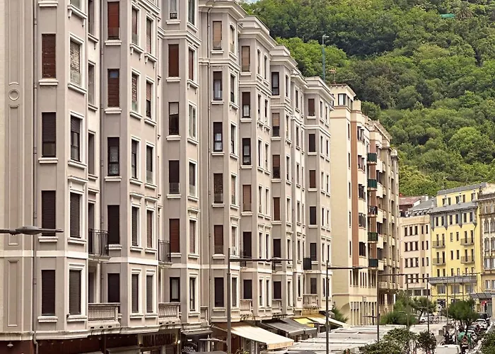 Surfing Etxea - Surf Hostel San Sebastian