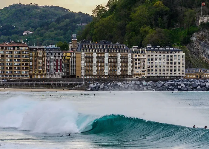 Surfing Etxea - Surf Hostel San Sebastian