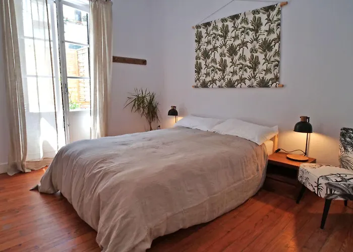 Hostel Surfing Etxea - Surf San Sebastian