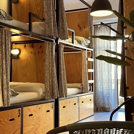 Hostel Surfing Etxea - Surf San Sebastián