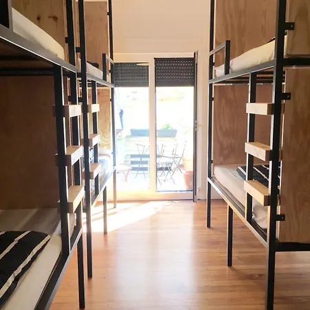 Surfing Etxea - Surf Хостел Сан-Себастьян