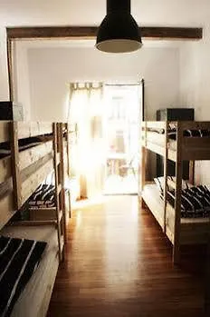 Hostel Surfing Etxea - Surf San Sebastián