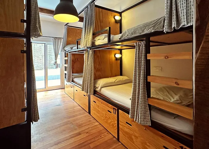 Hostel Surfing Etxea - Surf San Sebastian