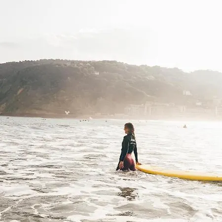 Hostel Surfing Etxea - Surf San Sebastián